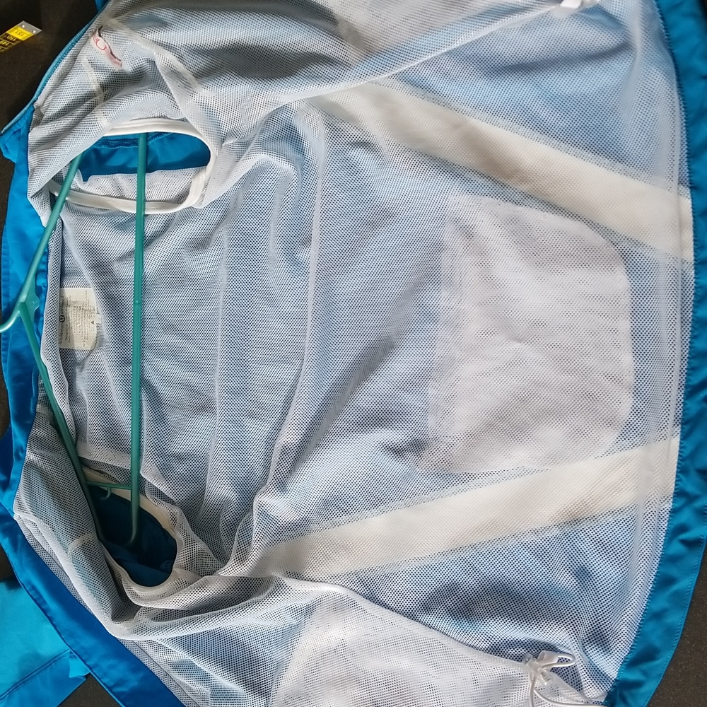 Lululemon Mesh-lined Color Block Running Jacket - Picture 9 of 10